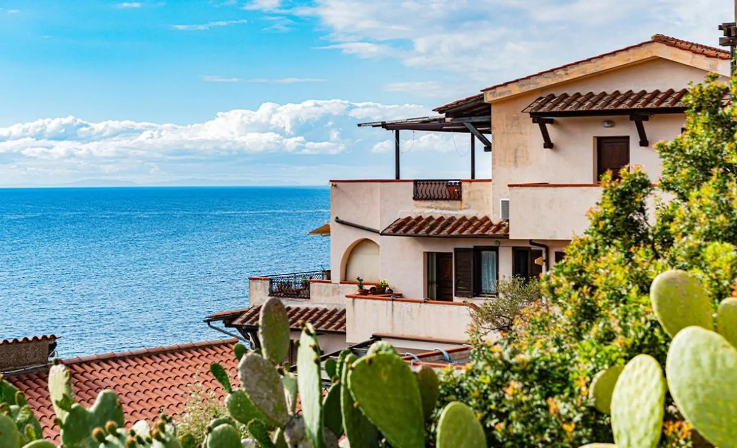 La Casa Di Cristian Con Terrazza Vista Mare Apartment Campese  Campese (Grosseto)